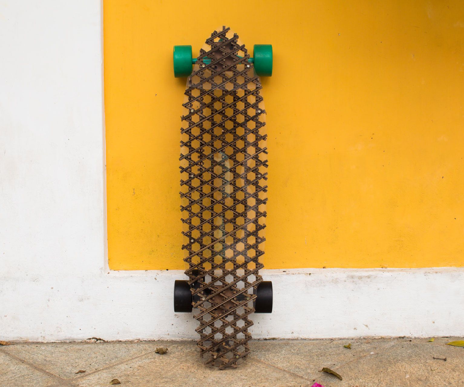 Quarter Iso-grid Cardboard Longboard