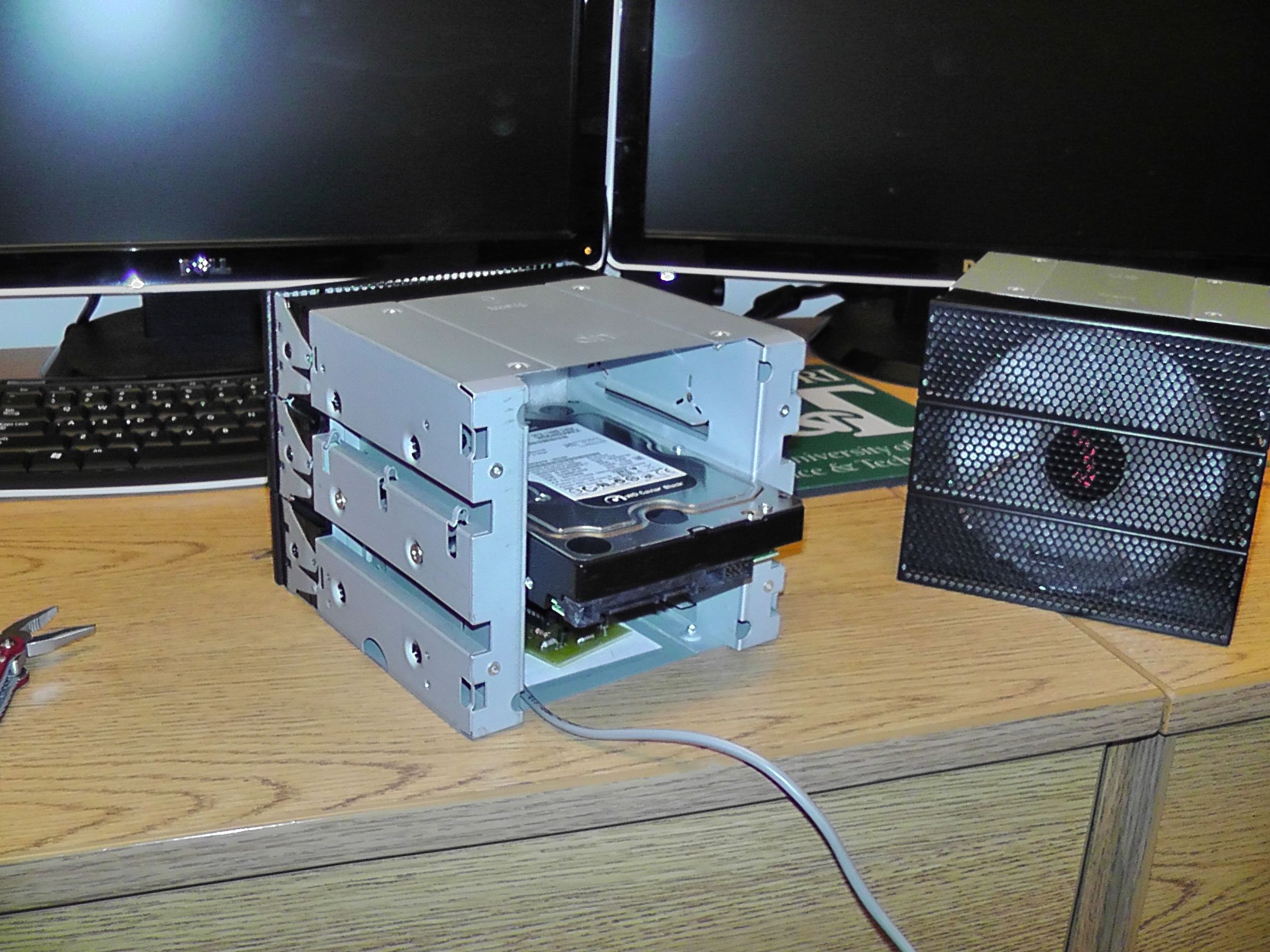 FanBus Digital Fan and LED Interface for PC : 7 Steps - Instructables