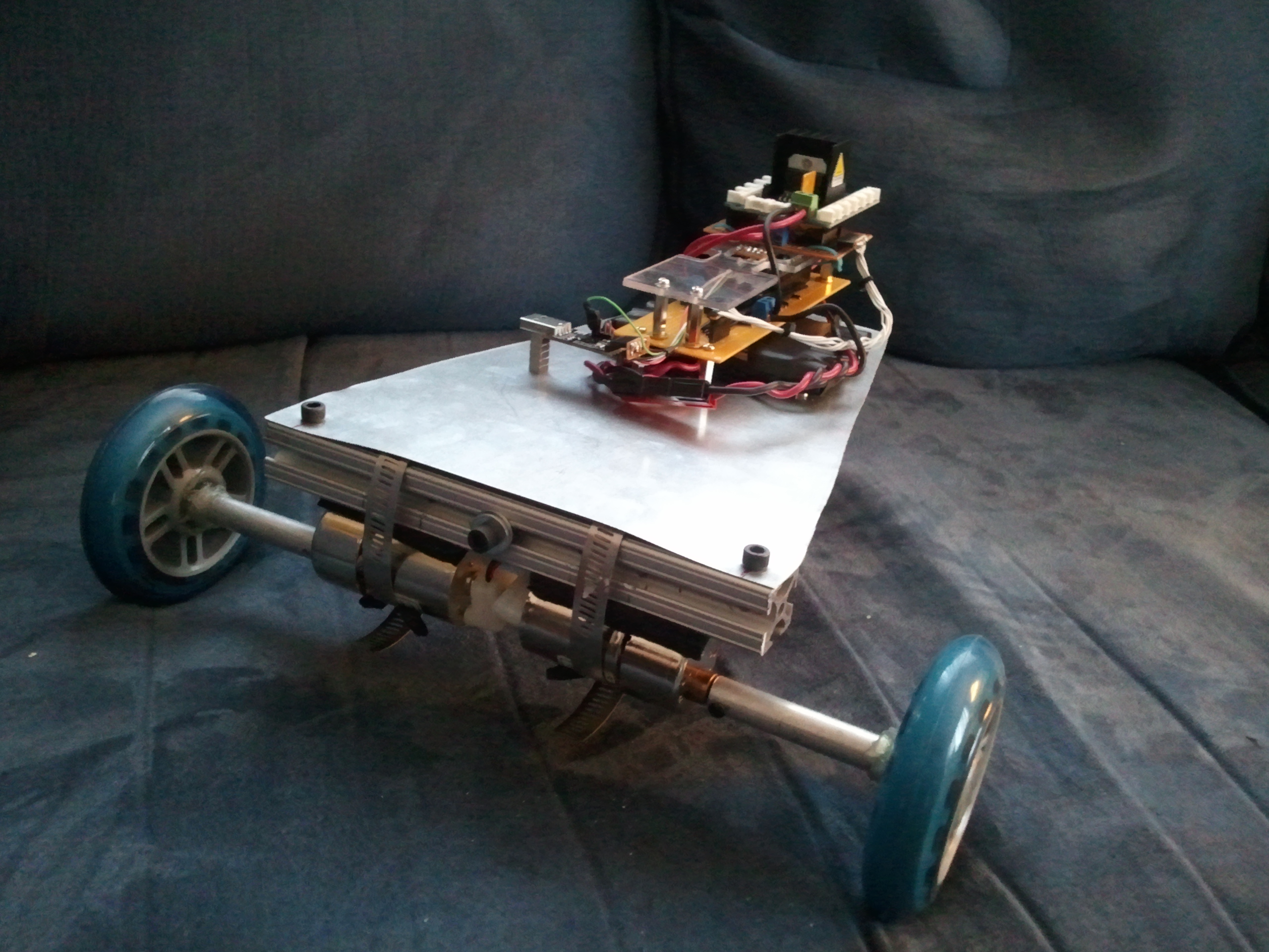 CARduino - Arduino-Powered, LabVIEW-Controlled Vehicle