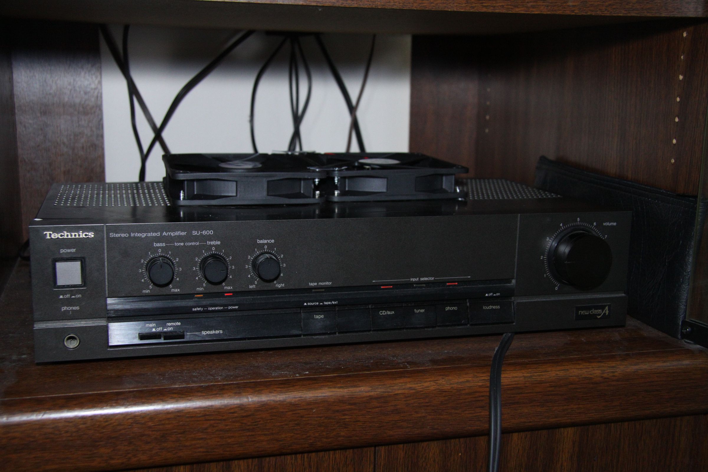 Mod Your Stereo Amp With PC Fans