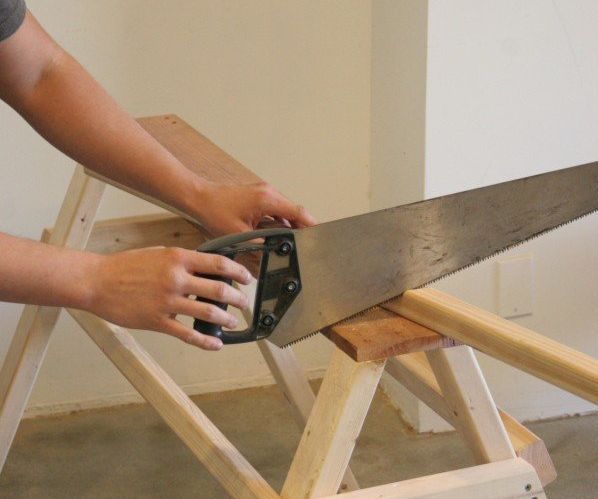 DIY How to Make a Sawhorse