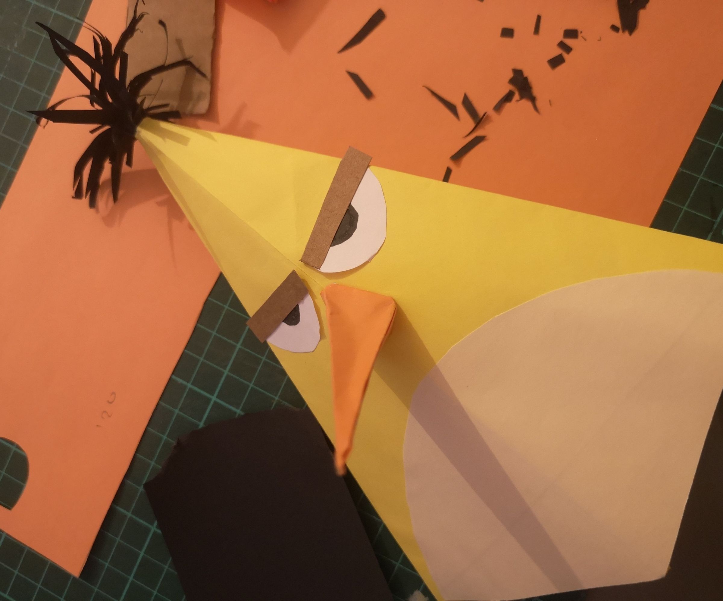 Chuck (Angry Birds Silly Hat)