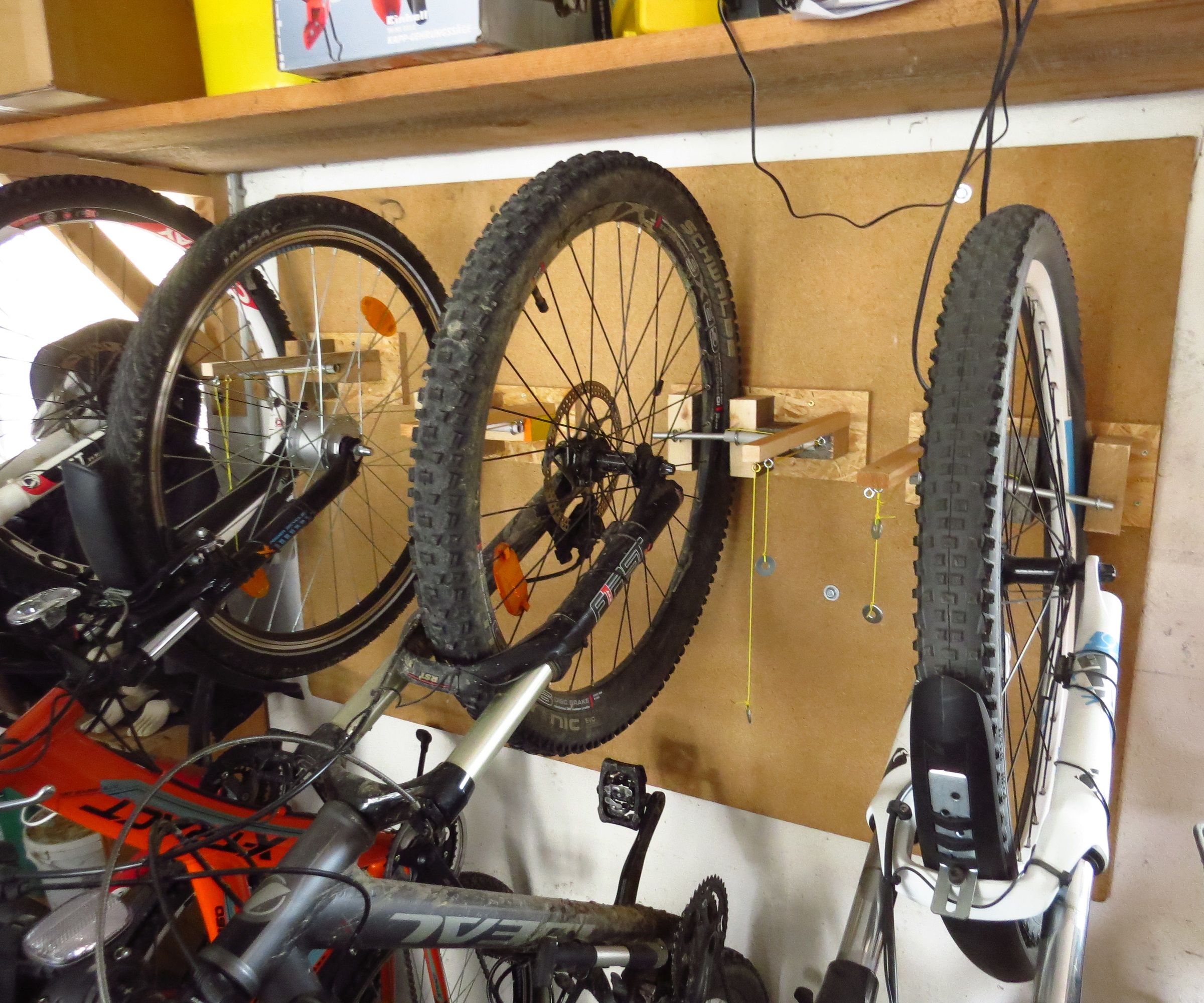 Bike Wall Hanger Feat. Easy String Mechanism