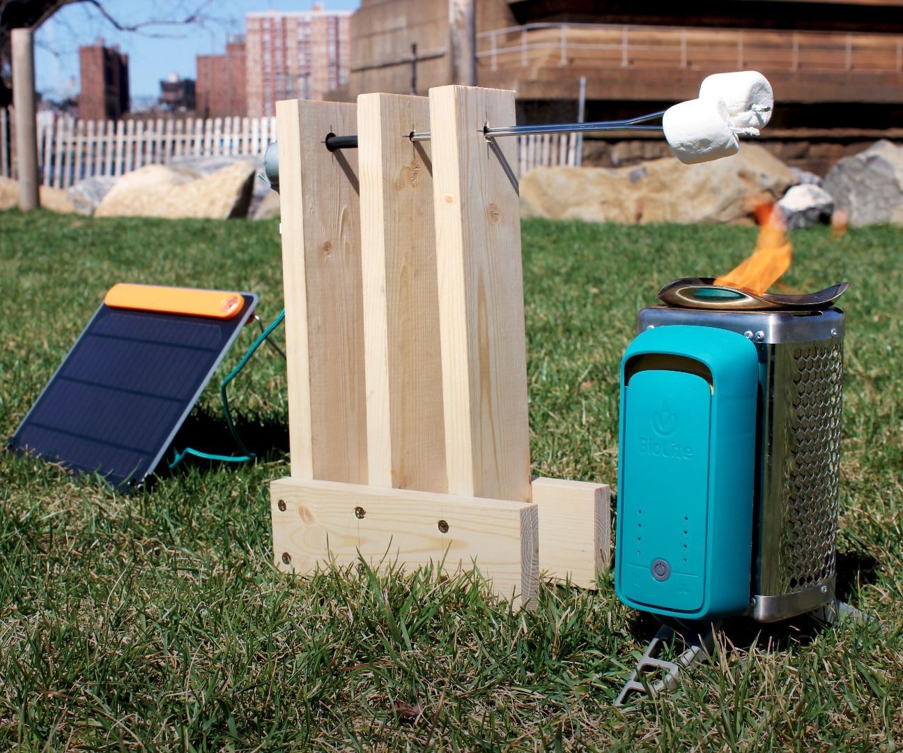 USB Mini Rotisserie: Roast Tiny Foods Like a Champion.