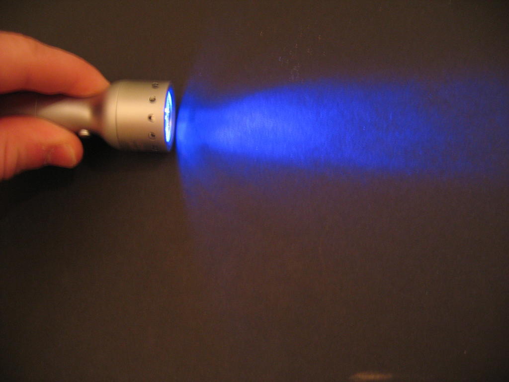 Blue LED Flashlight Mod 4 Steps Instructables