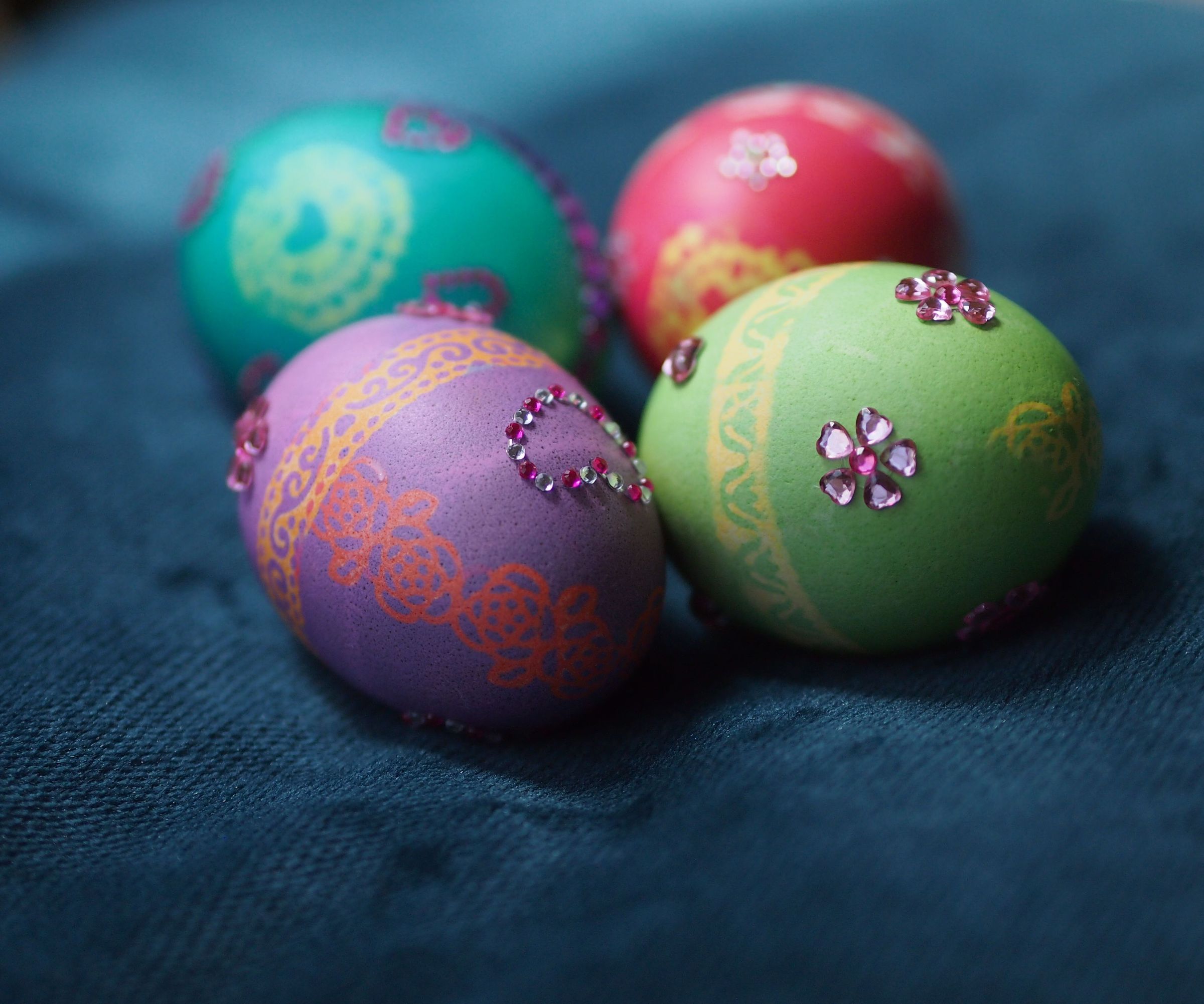 Dying & Decorating Easter Eggs With Stickers