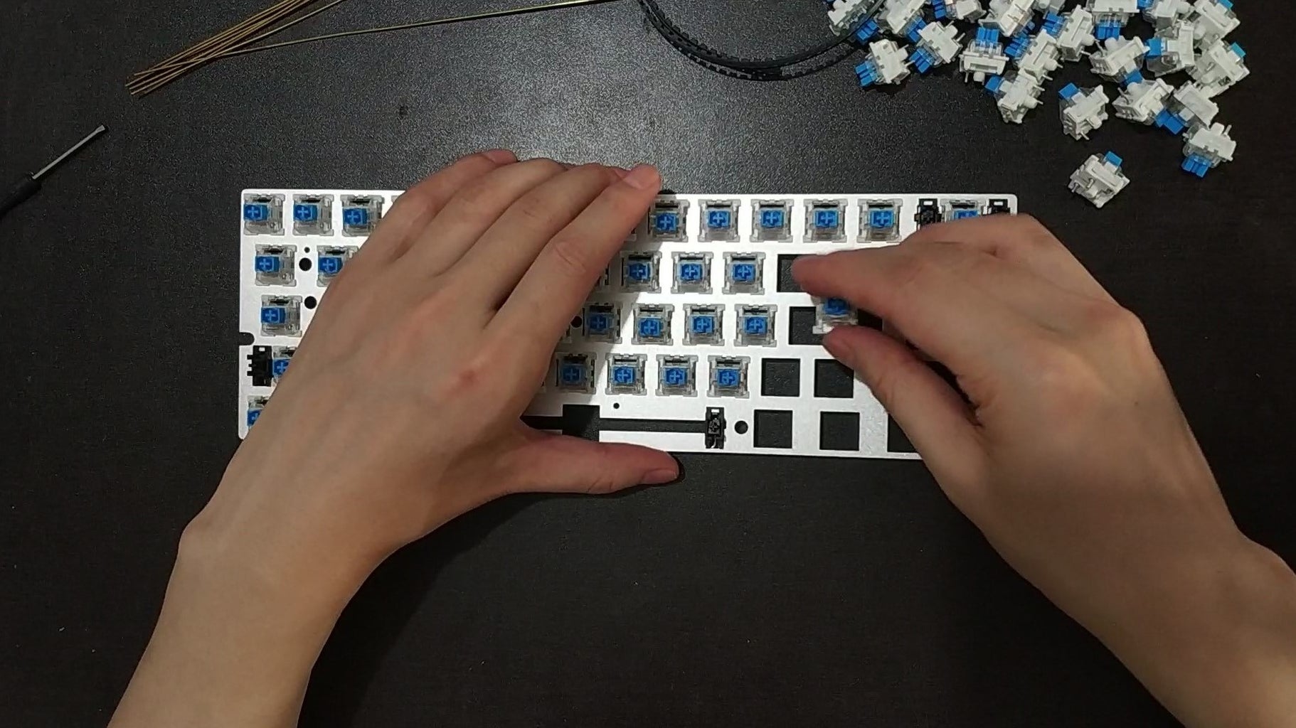 A Hand-wired USB & Bluetooth Keyboard Powered by Python : 5 Steps ...