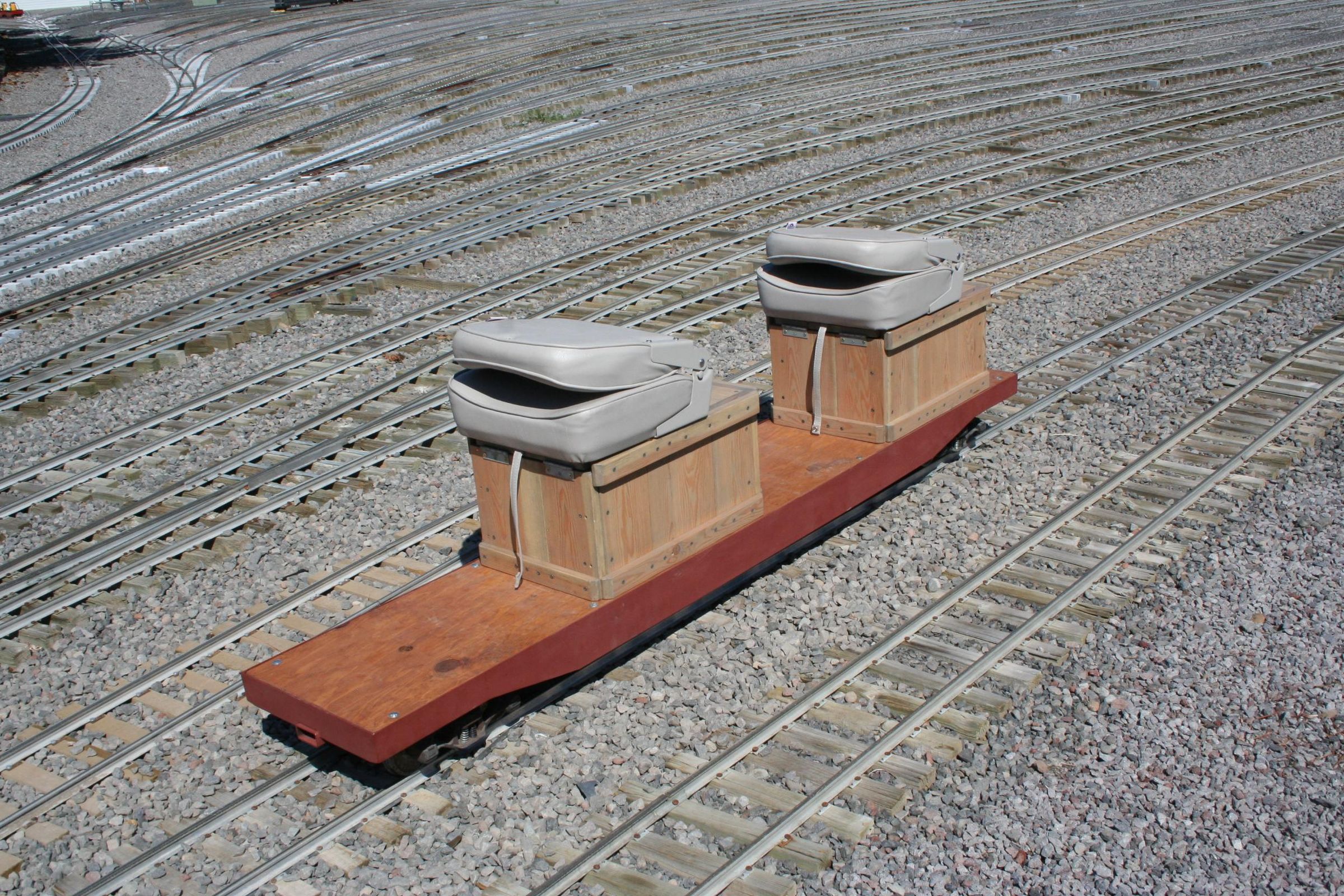 7 1/2 Gauge Rideable Flat Train Car 13 Steps (with Pictures