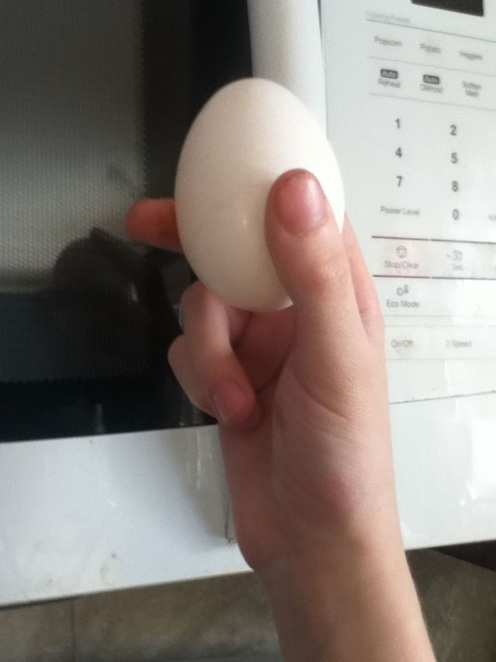 How to Scramble Eggs in the Microwave