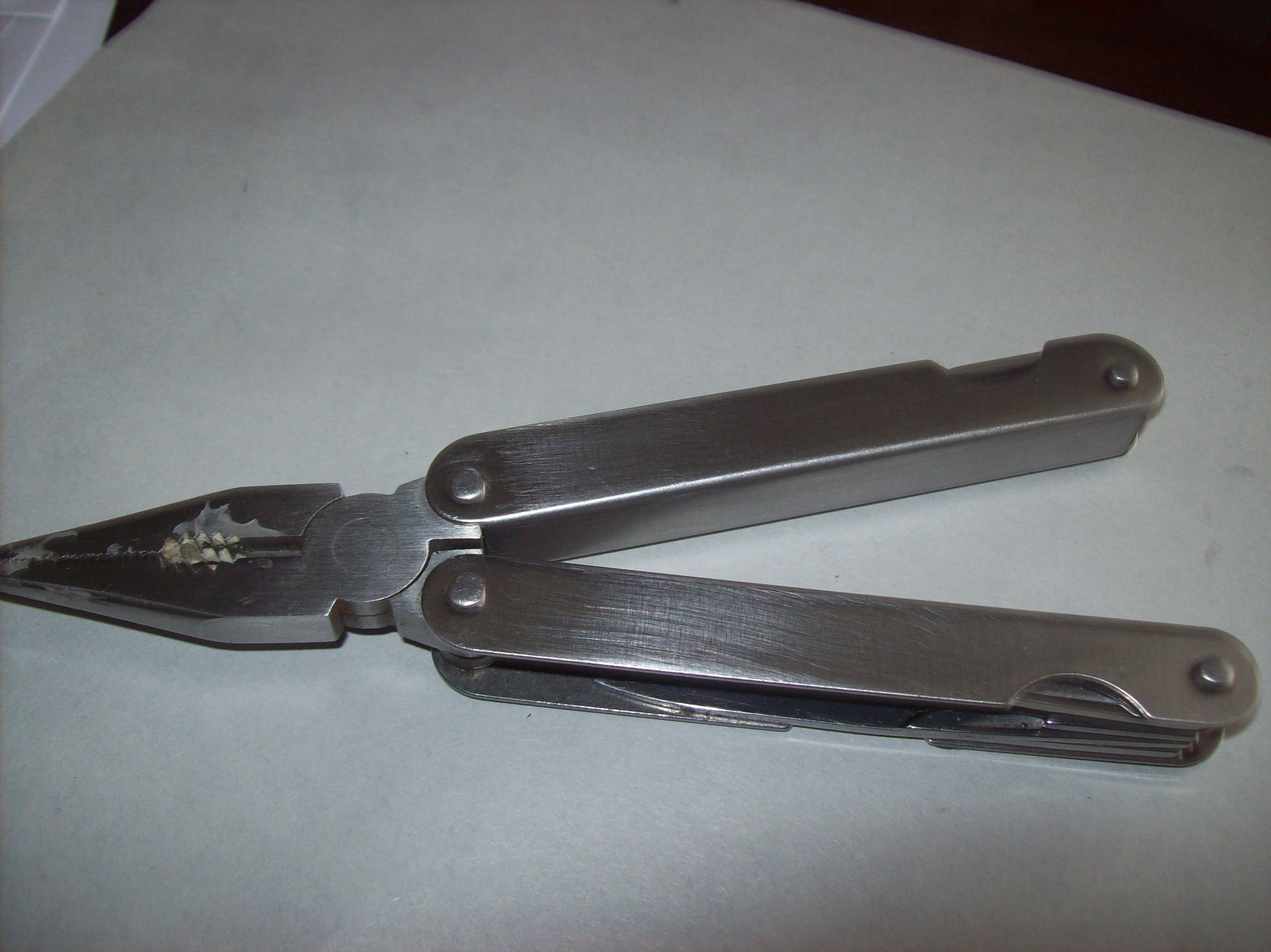 HACK YOUR MULTITOOL WITH SUGRU. Instructables