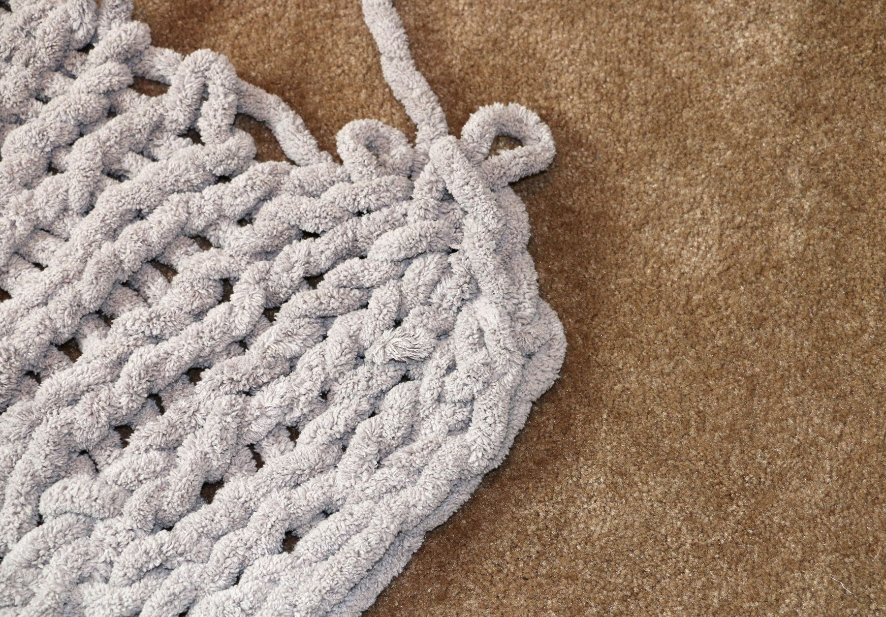 Easy Chunky HandKnitted Blanket in One Hour 9 Steps (with Pictures