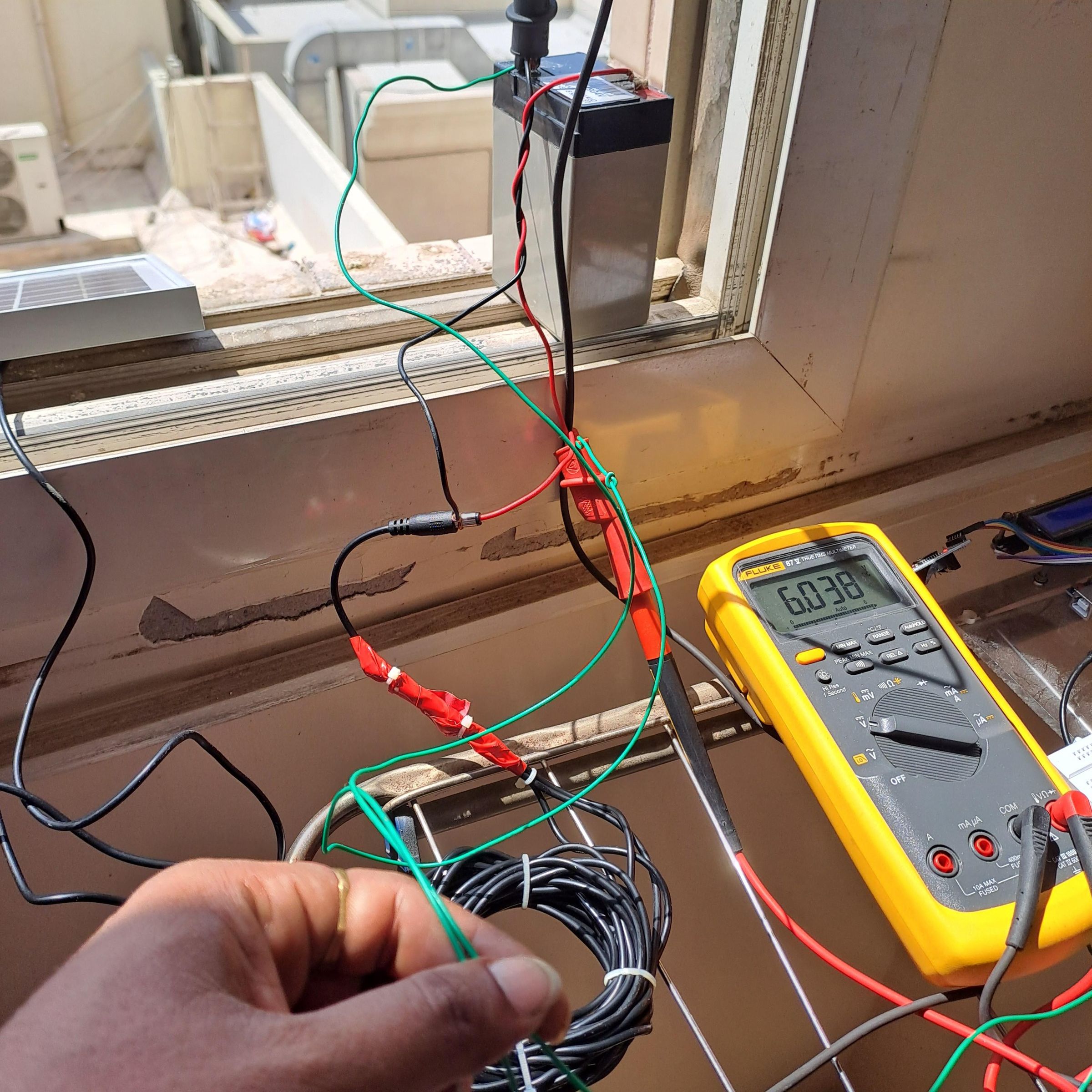 Solar Panel Powered Arduino Uno With a Battery Backup - Instructables