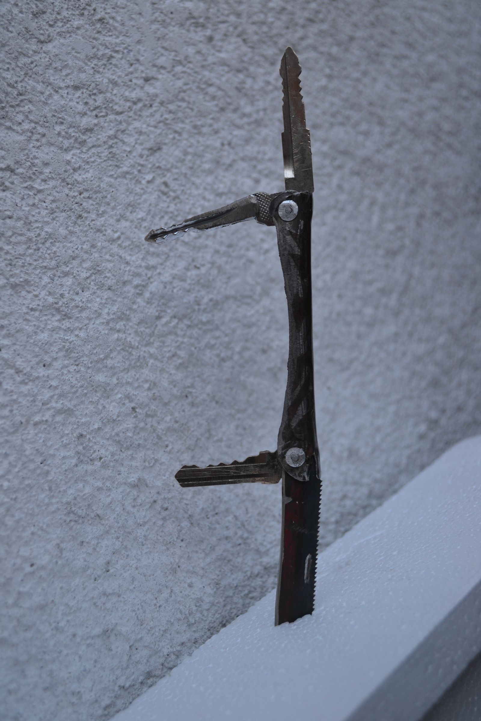 Pocket Key Knife With a Pen