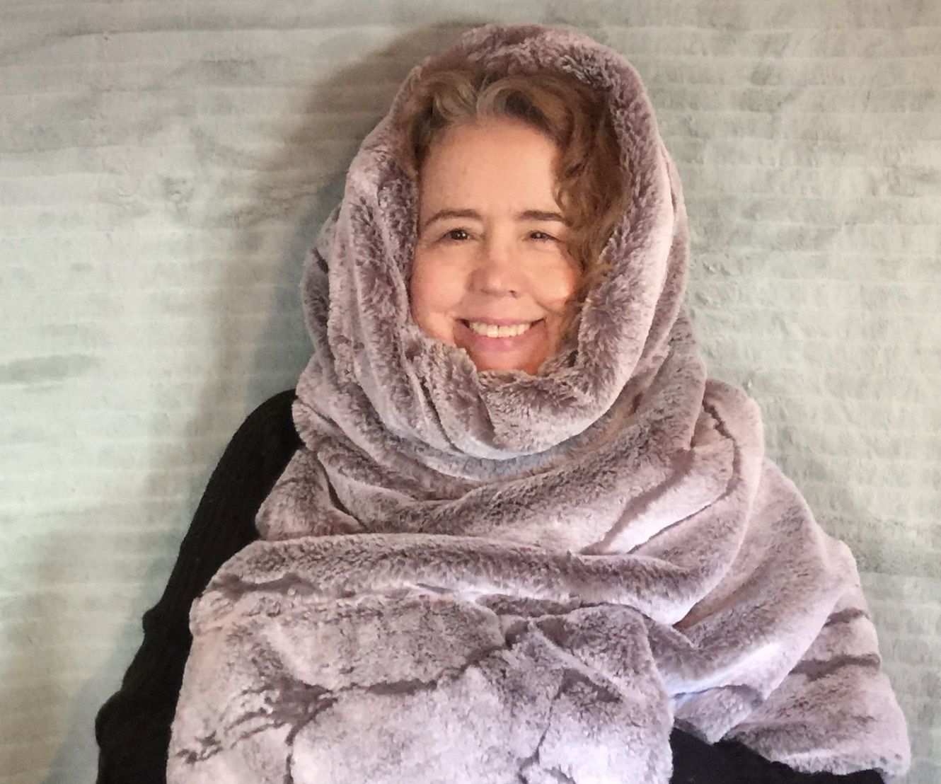 Reversible Carved Faux Fur Cowl/Hood With Muff 7 Steps (with Pictures