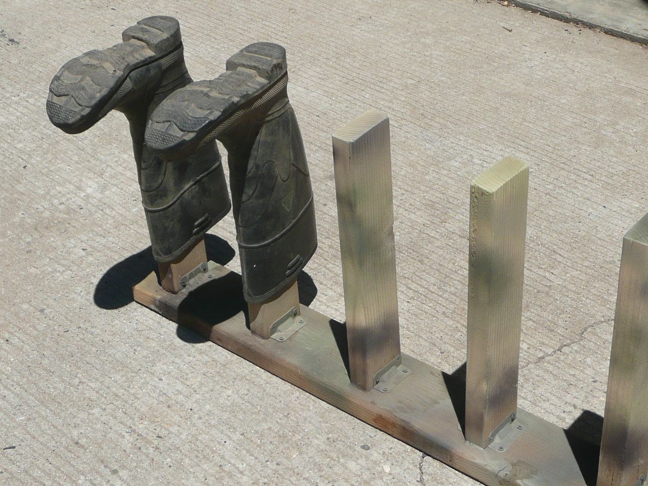 How to make a boot rack