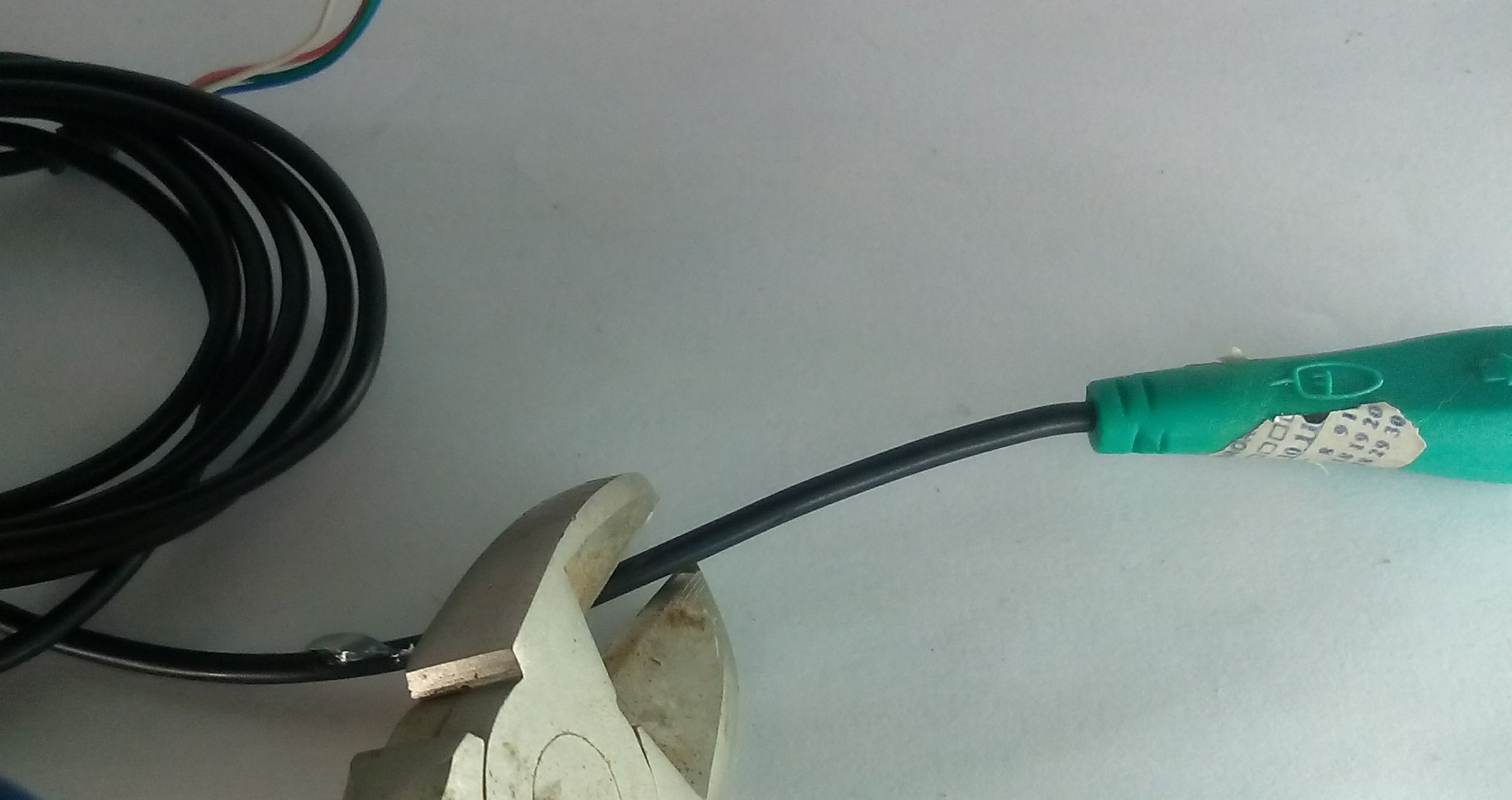 Top Secret: Control a Hidden Usb Port With a Magnet! : 5 Steps (with