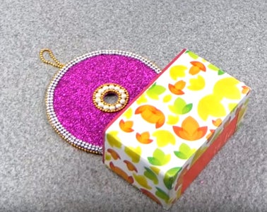How to Make Hanging Organizer From Old Mobile Box and CD?