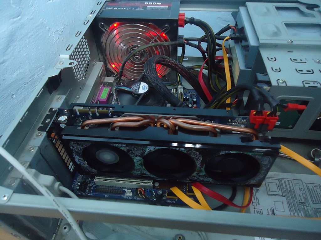 Galaxy GTX 260+ Sugru Fan Jerry Rig