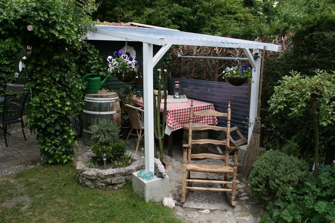 My Dutch, Cheap, Recycled Garden.