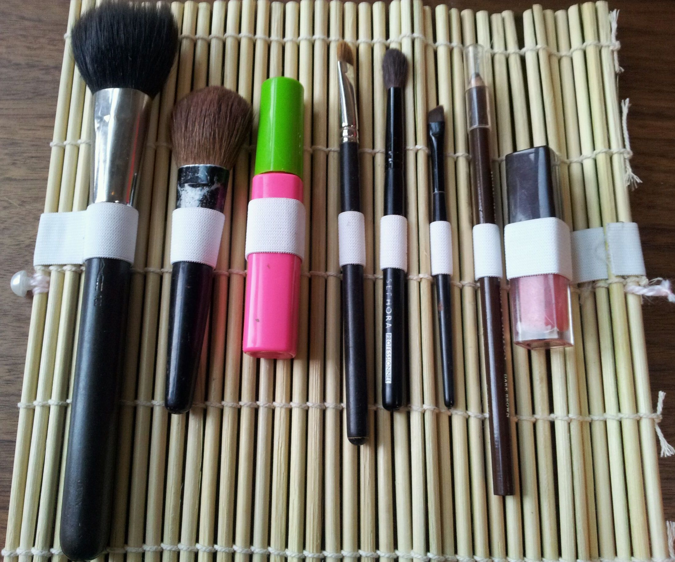 Sushi Mat Makeup Holder