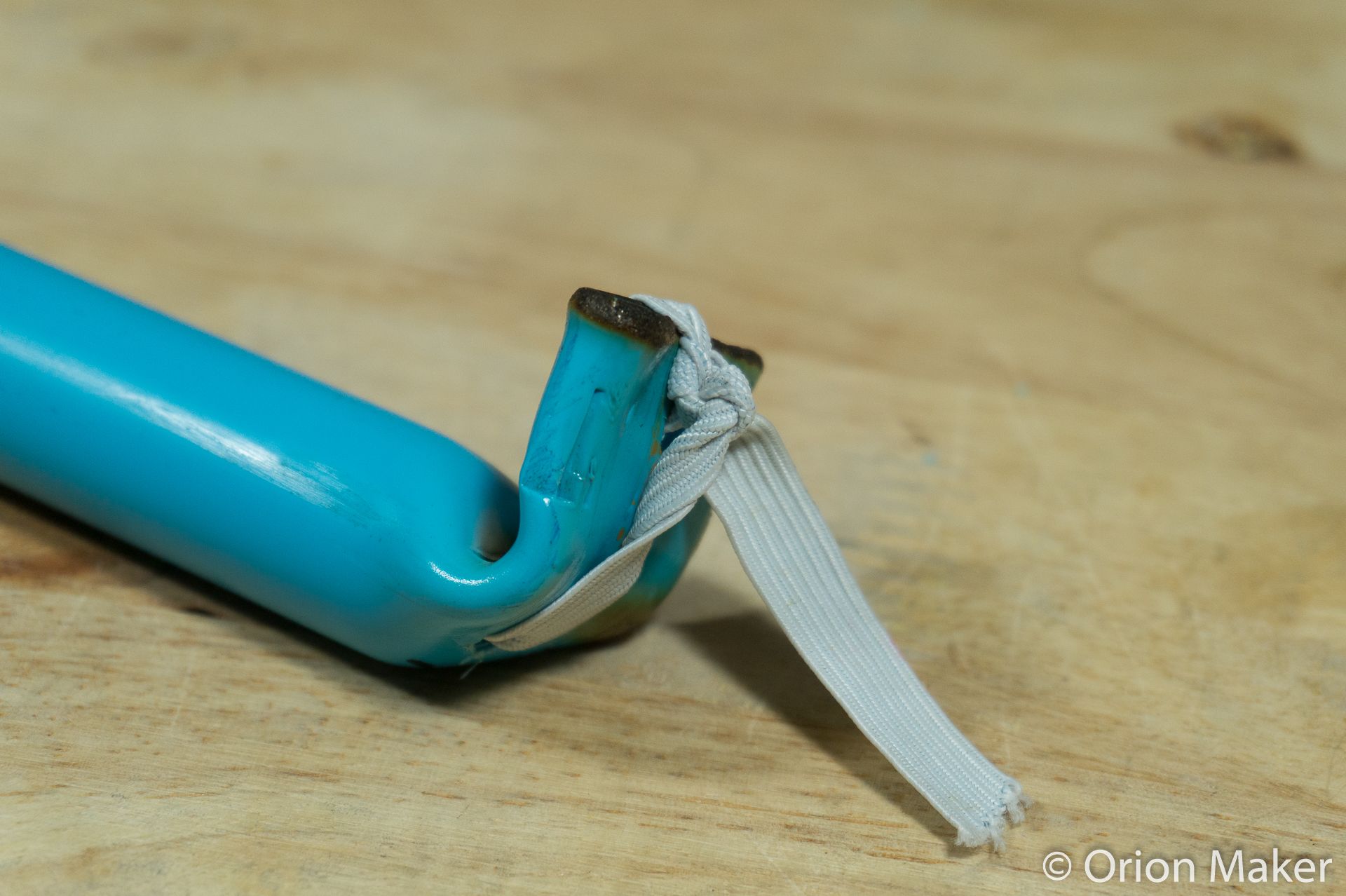 Adjustable Clothes Bar for Vehicle 8 Steps (with Pictures