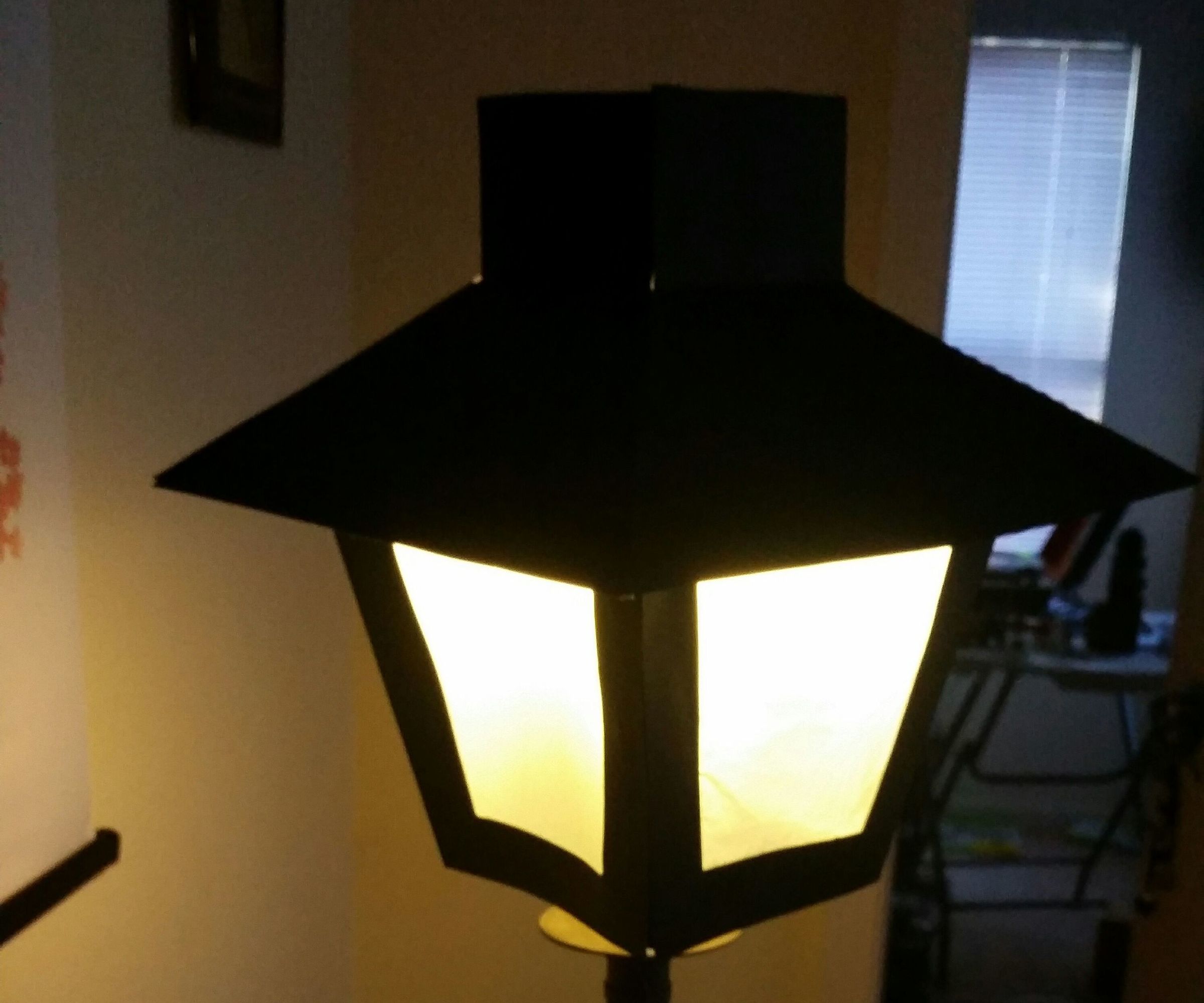 Old-fashioned Streetlight Lampshade From Poster Board and Grocery Bags