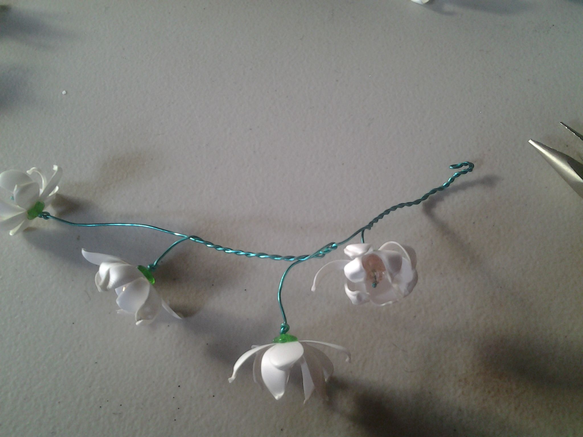 Sakura Blossom Necklace and Earrings With YUPO Paper 5 Steps (with