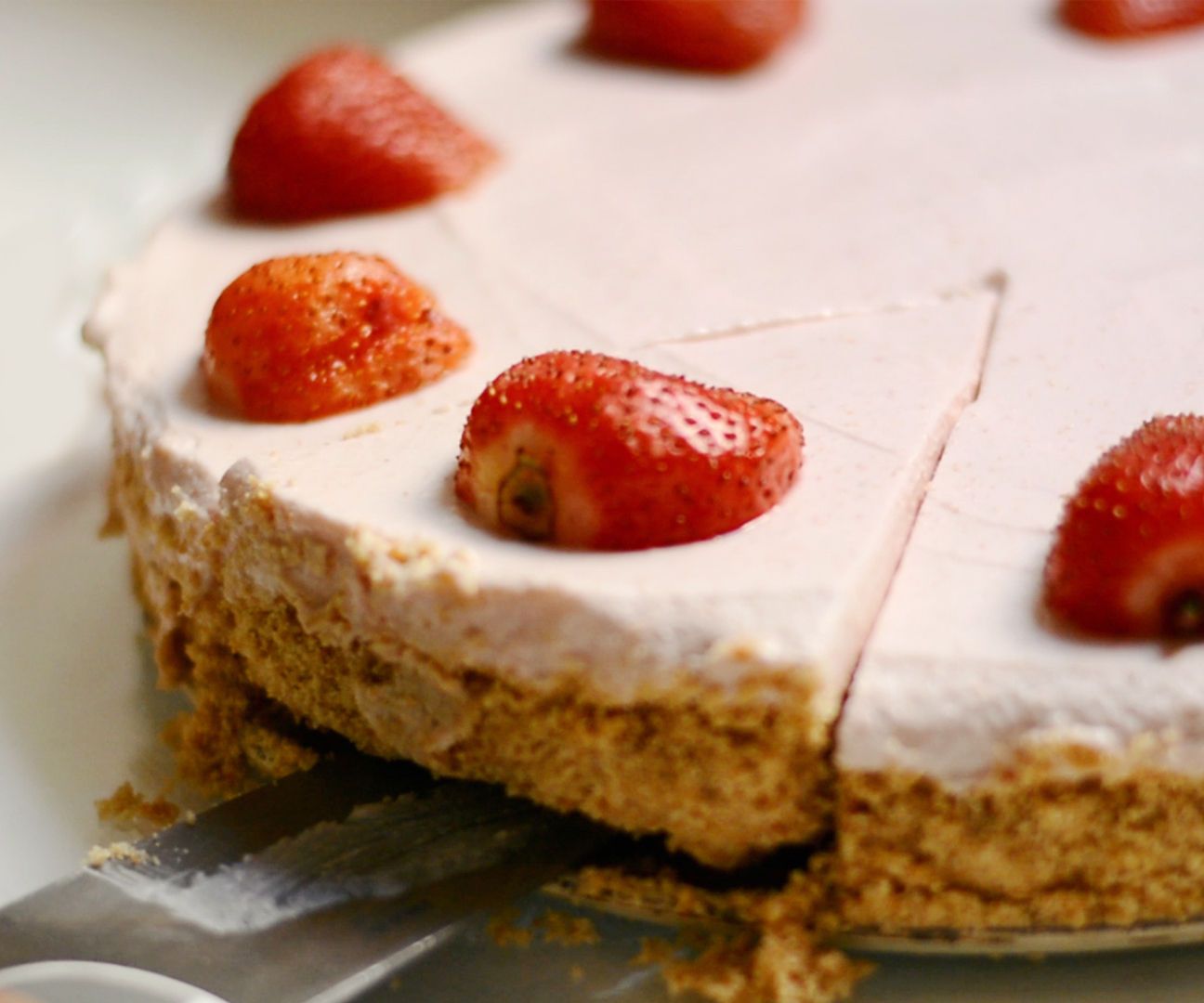 No-Bake Strawberry Cheesecake