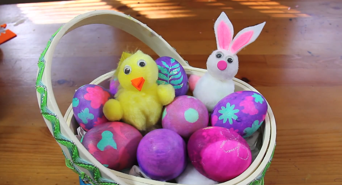 How to make dyed Easter Eggs with Stickers!
