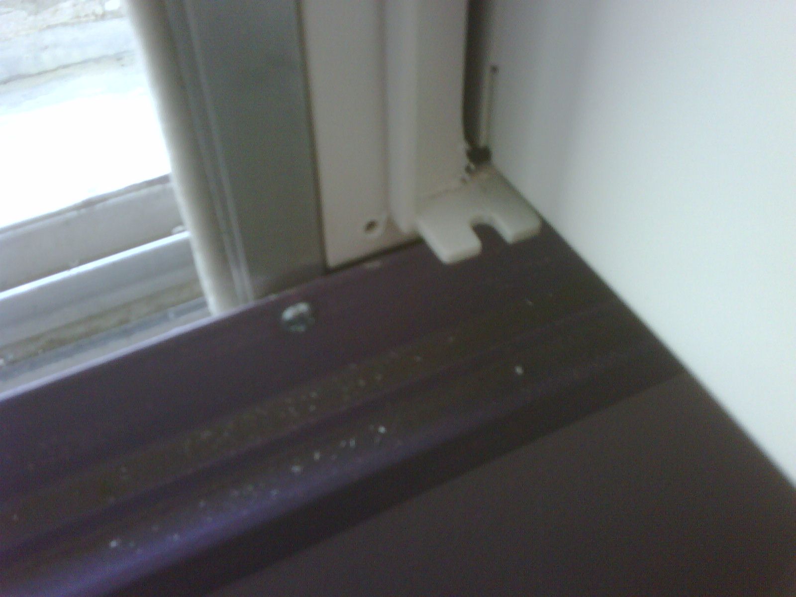 Installing A/C Unit Inside of a Horizontally Sliding Window. 4 Steps