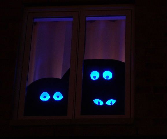 Following-eye Halloween Display