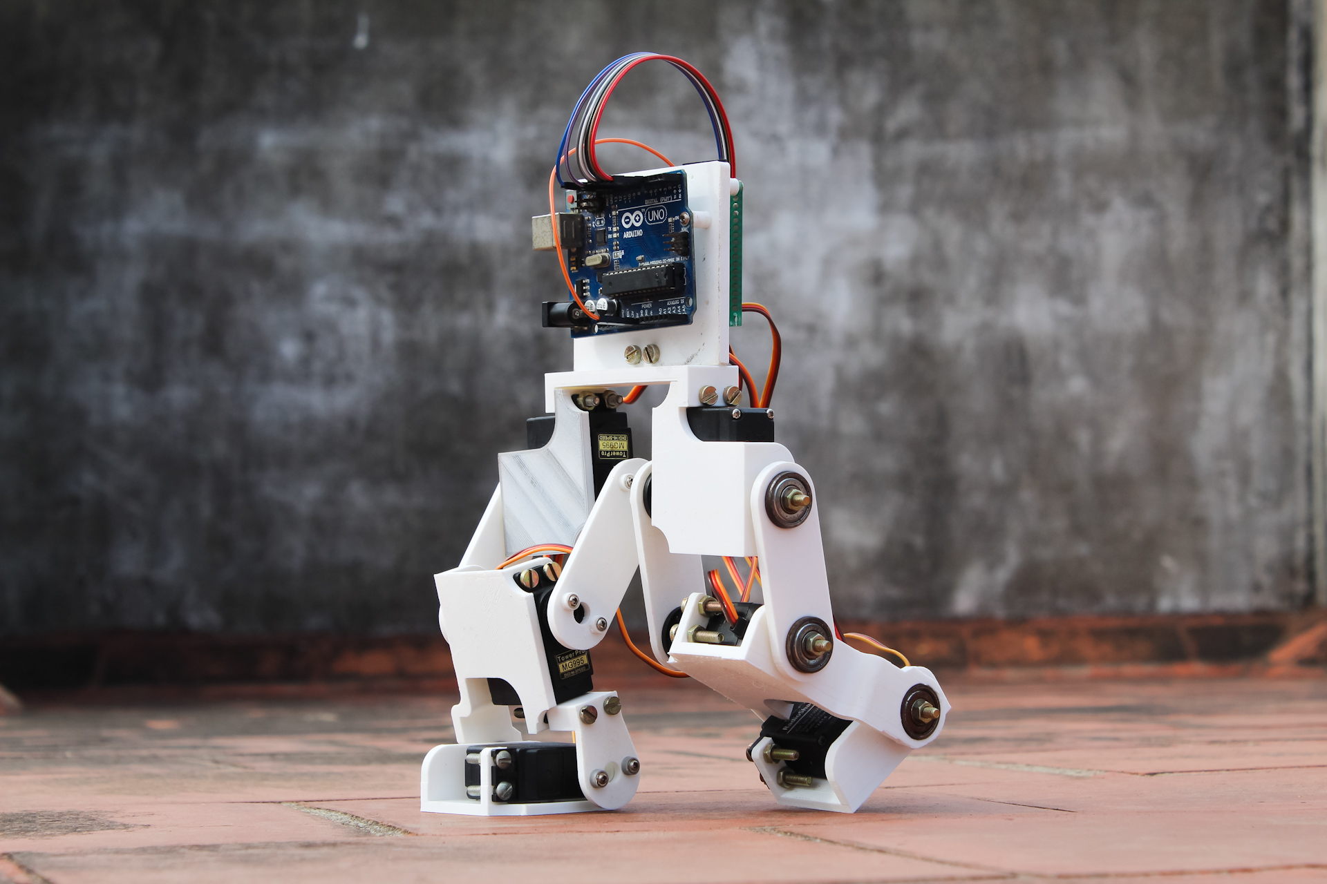 Arduino Controlled Robotic Biped : 13 Steps (with Pictures) - Instructables