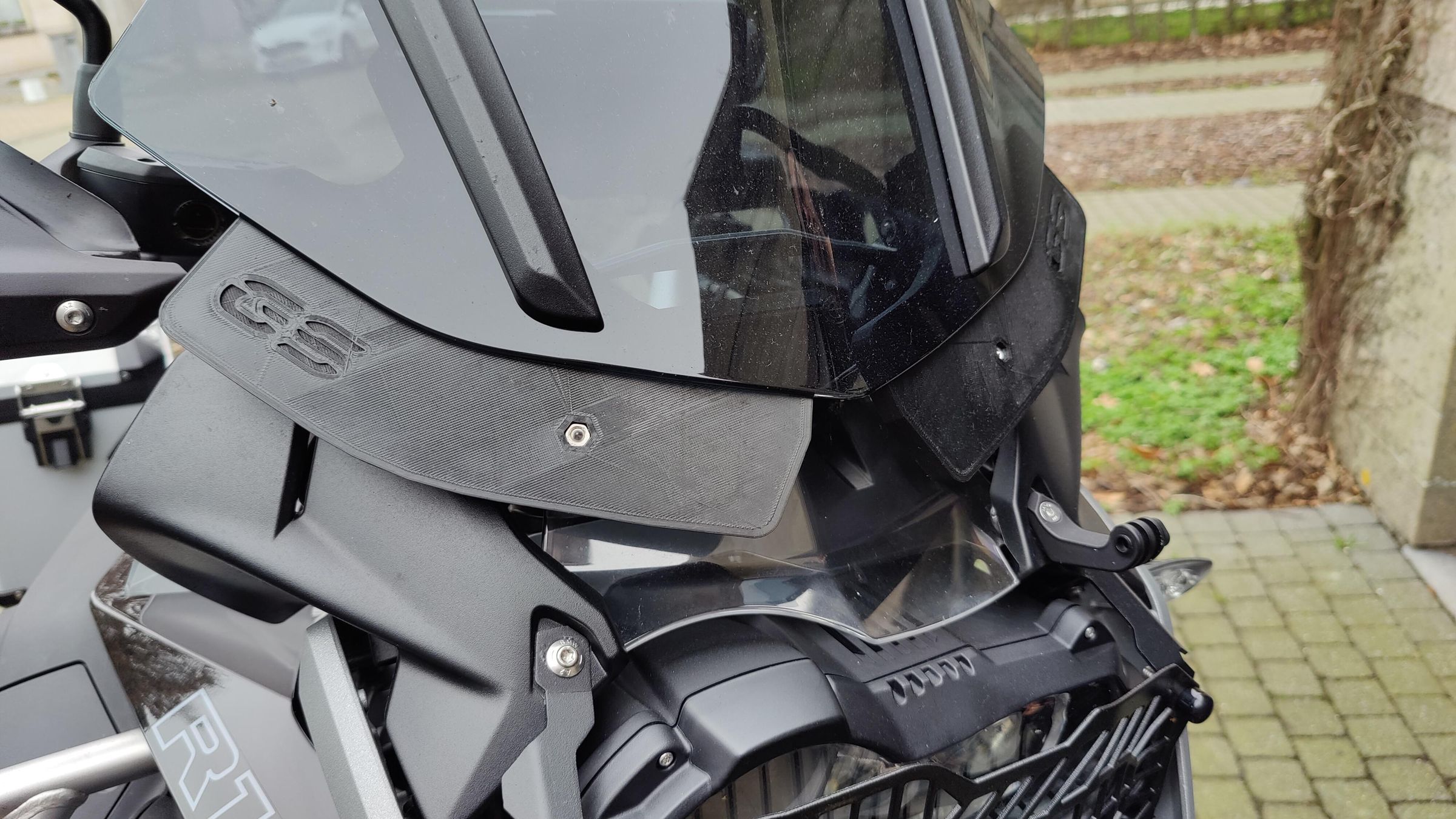 BMW Windscreen Extension 5 Steps Instructables