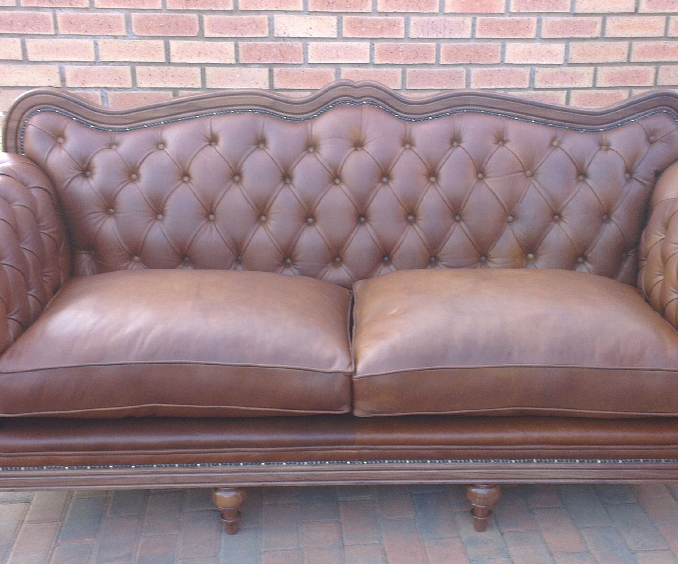 DIY Chesterfield Couch With Wooden Inlays 