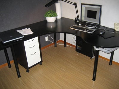 Swedish "Wraparound Desk Made From One Sheet of Plywood"