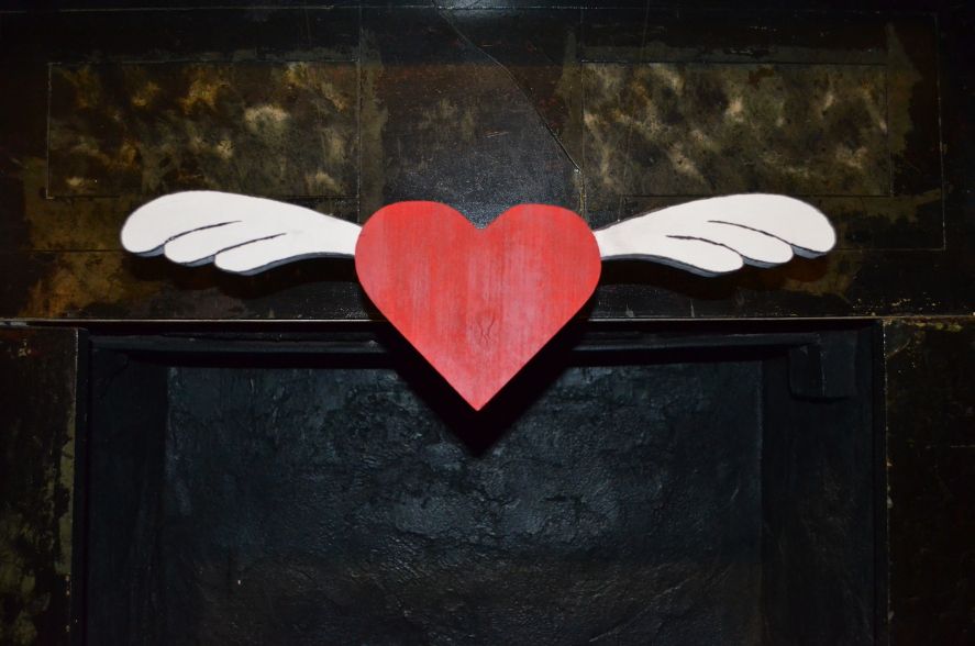 Flying Heart Kinetic Valentine