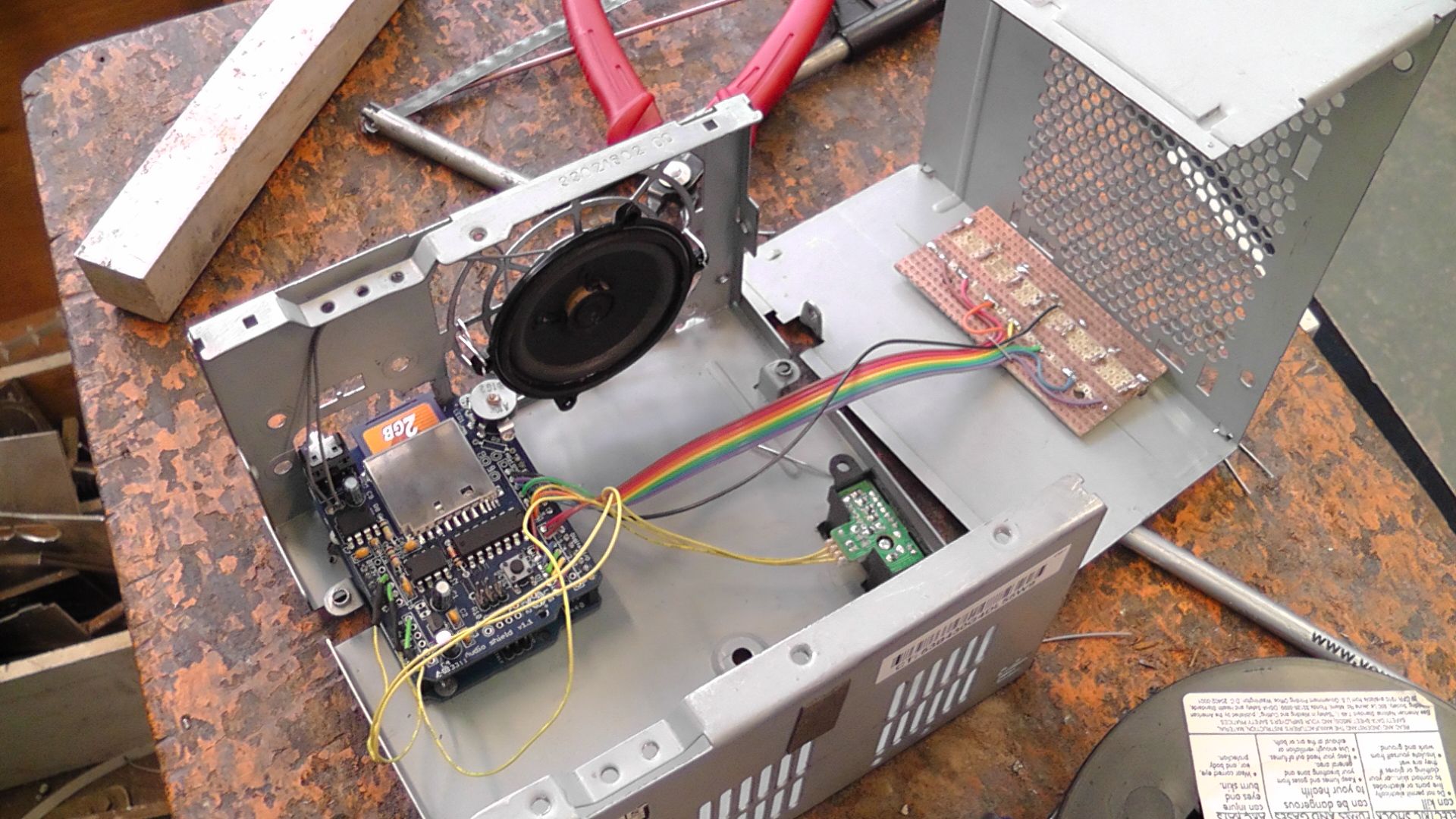 Adafruit Wave Shield + Arduino Uno R3 = ALARM (knight Rider)