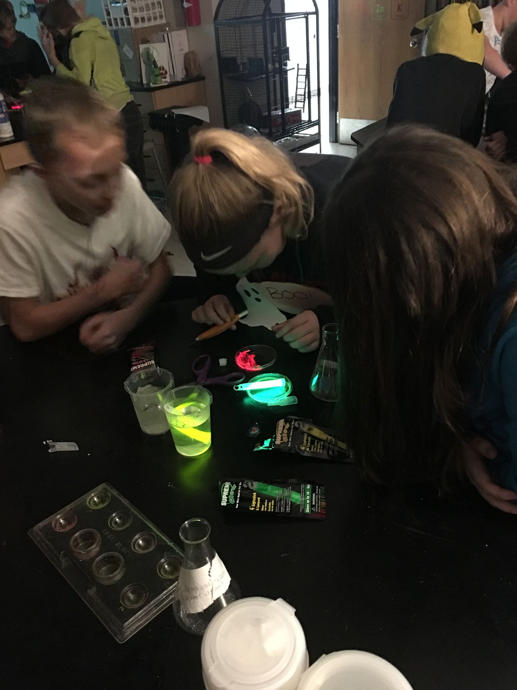 Glowstick Dissection and Painting 7 Steps (with Pictures) Instructables