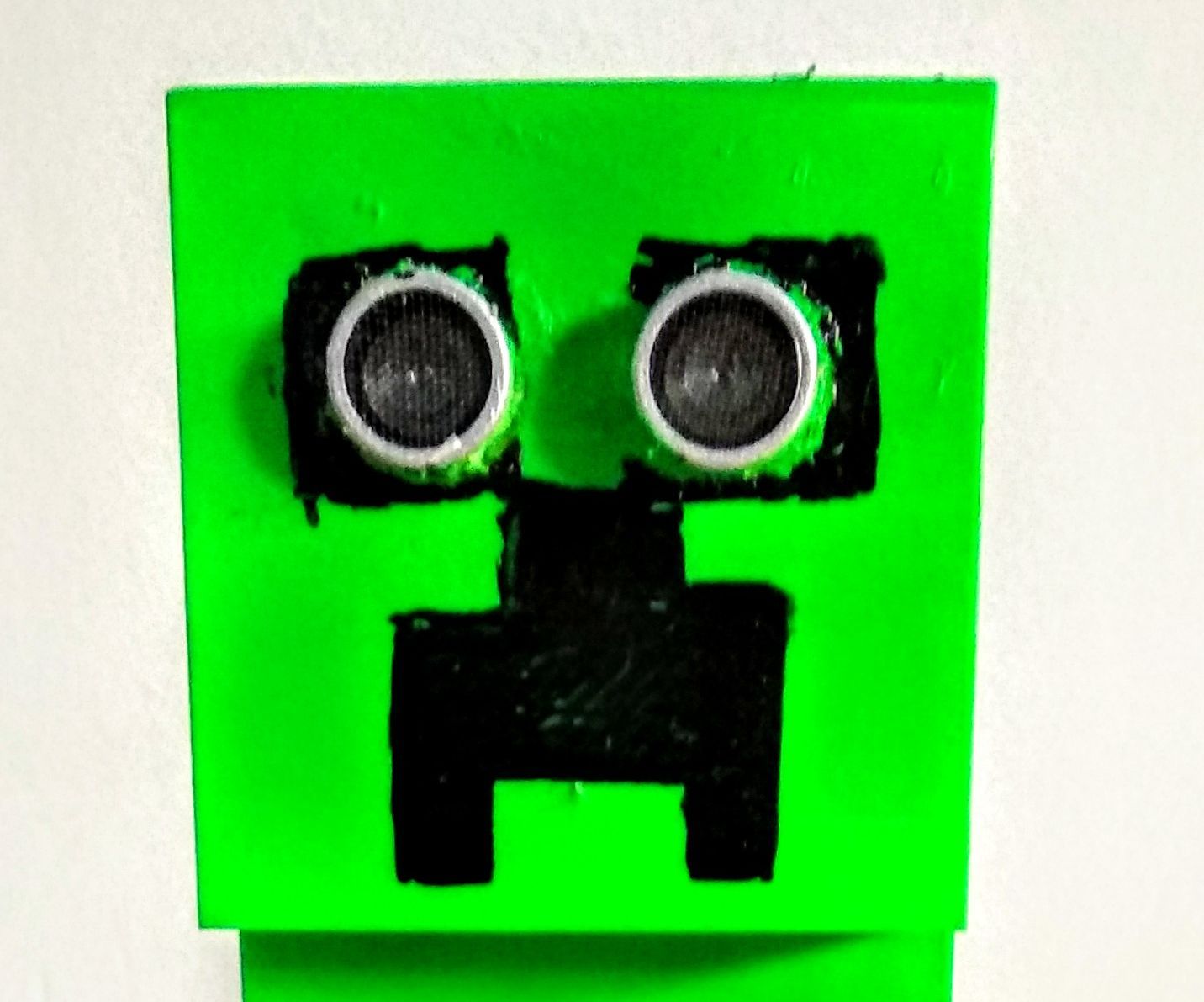 Obstacle-Avoiding Minecraft Creeper Robot