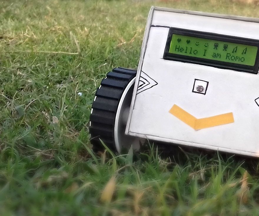 Arduino Pet Robot (Bluetooth)