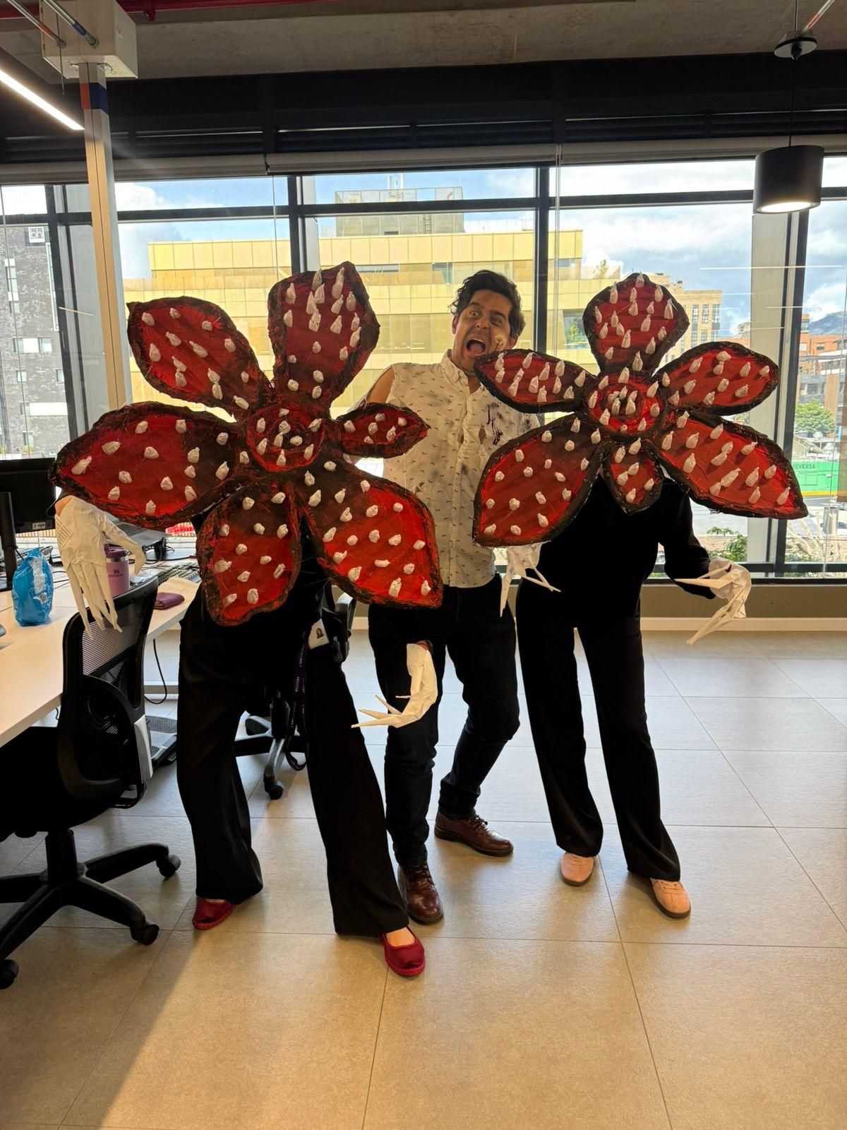 Demogorgon Bloom: Carnivorous Flower Costume Made From Recycled Materials