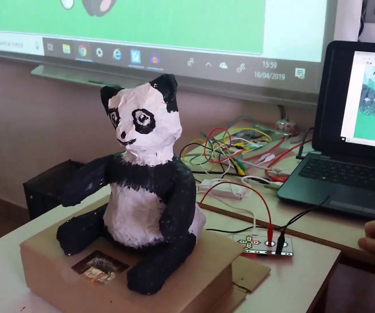 Makey Makey Money Box