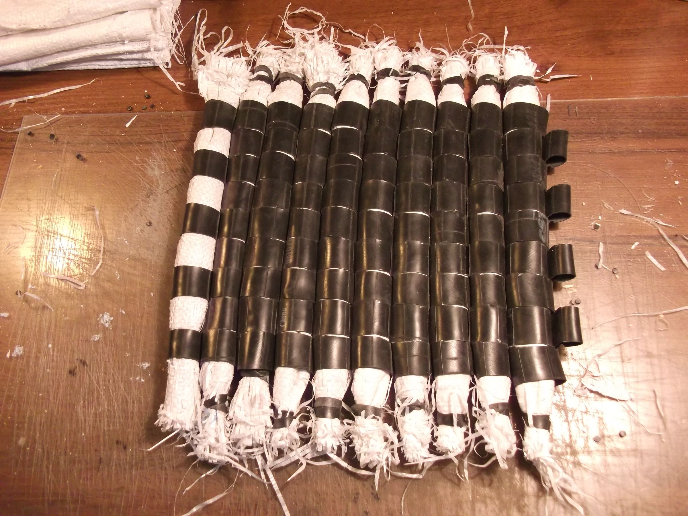 Inner Tubes + Plastic Bags Woven Rug #1 : 14 Steps (with Pictures ...