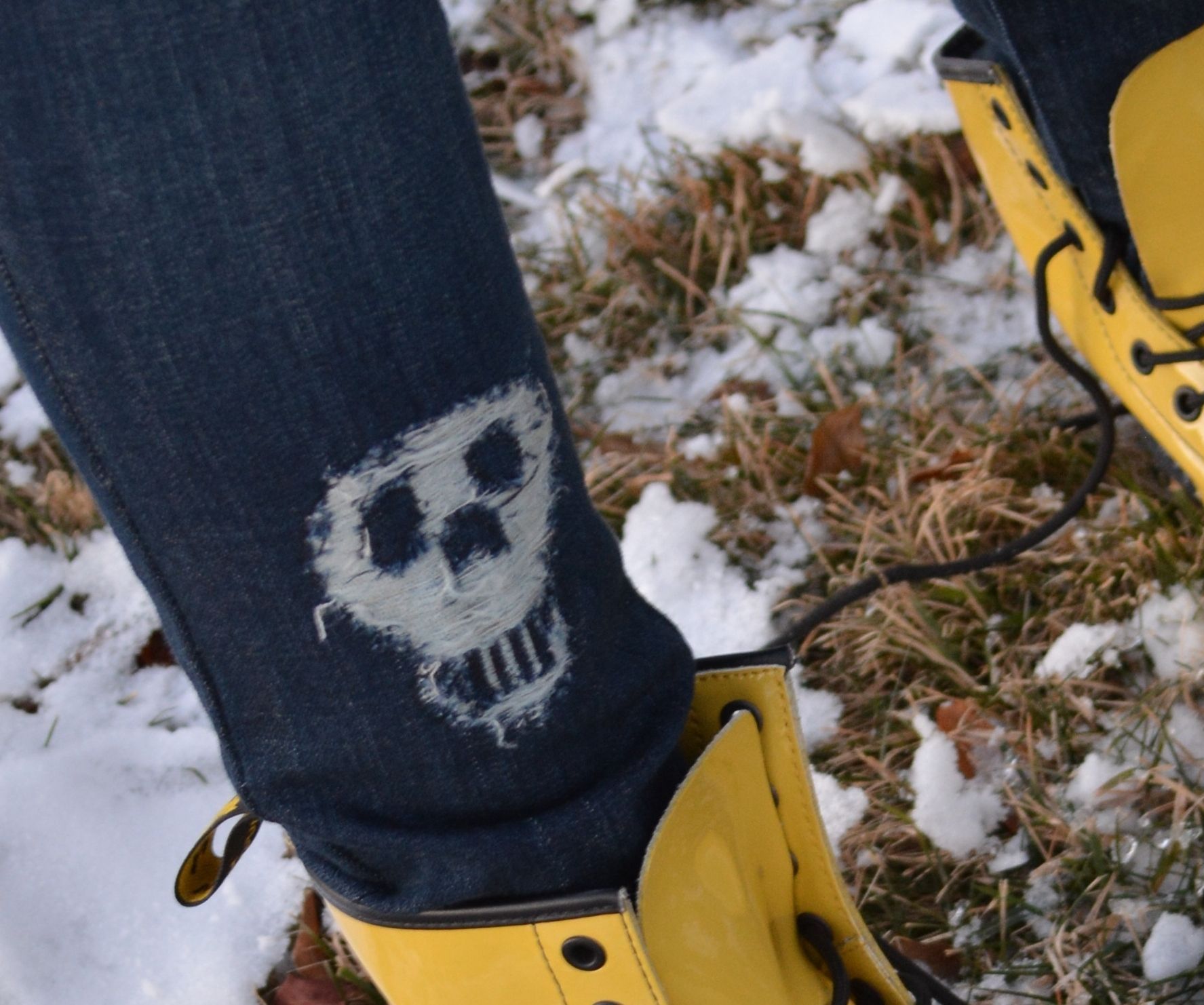 SHRED a SKULL INTO YOUR JEANS