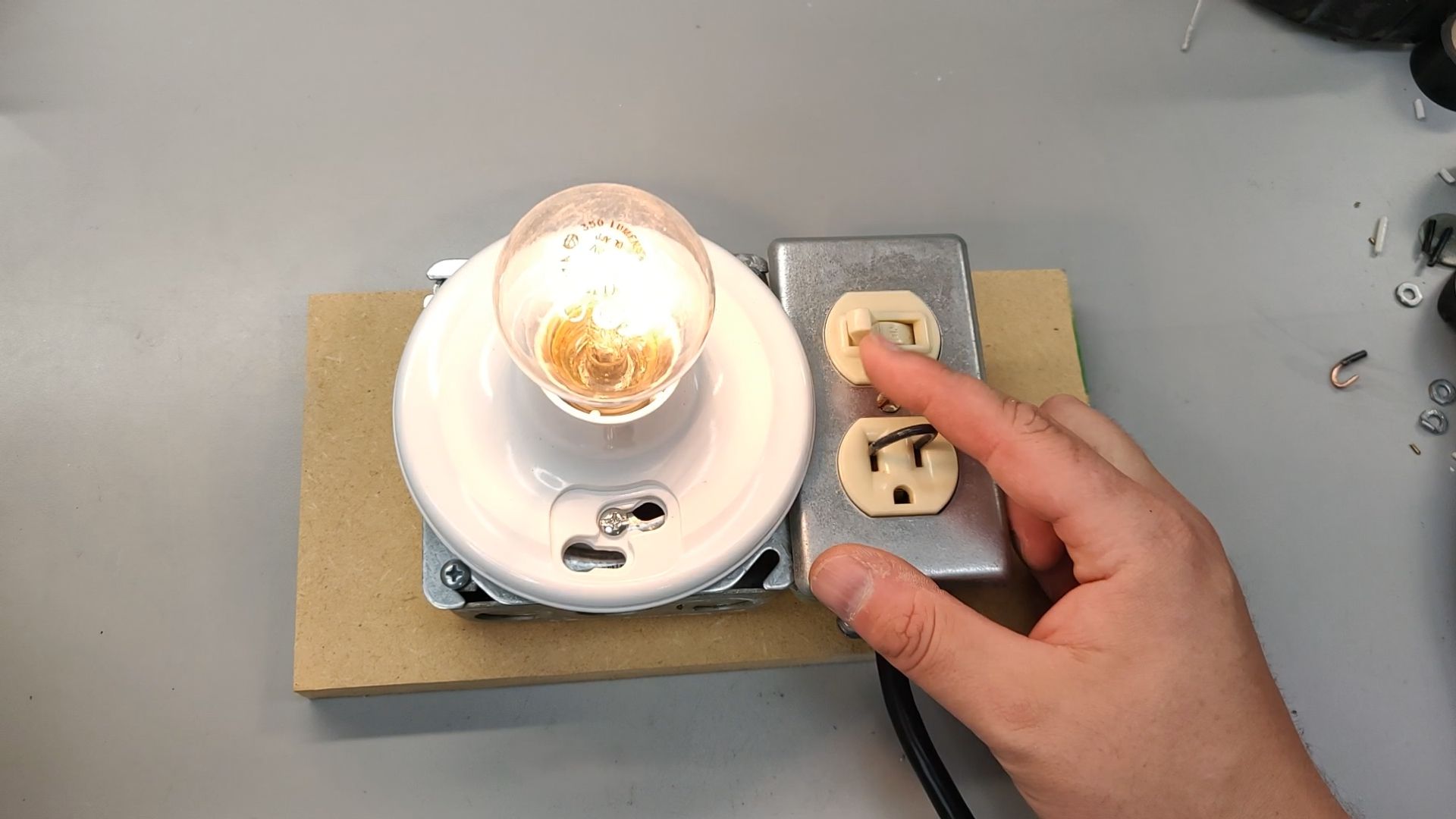 Light Bulb Current Limiter : 9 Steps (with Pictures) - Instructables
