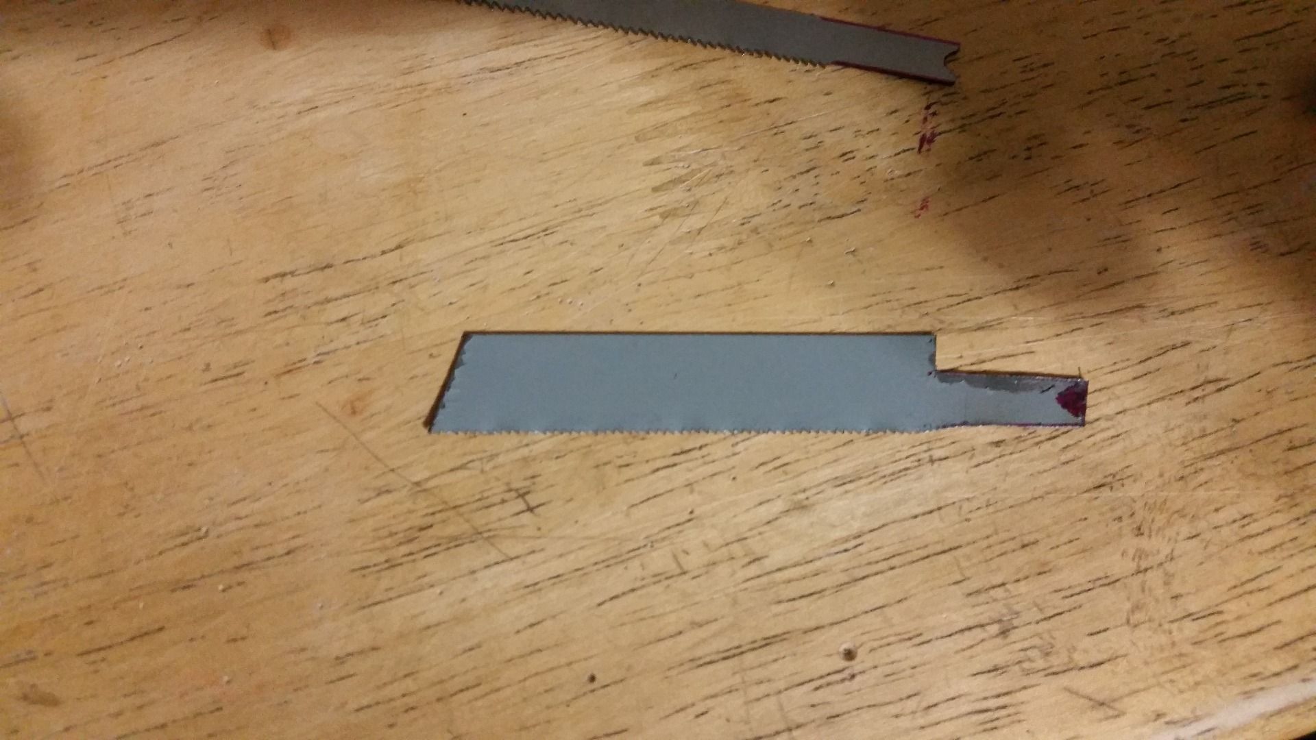 How To Replace A Close Quarters Hacksaw Blade