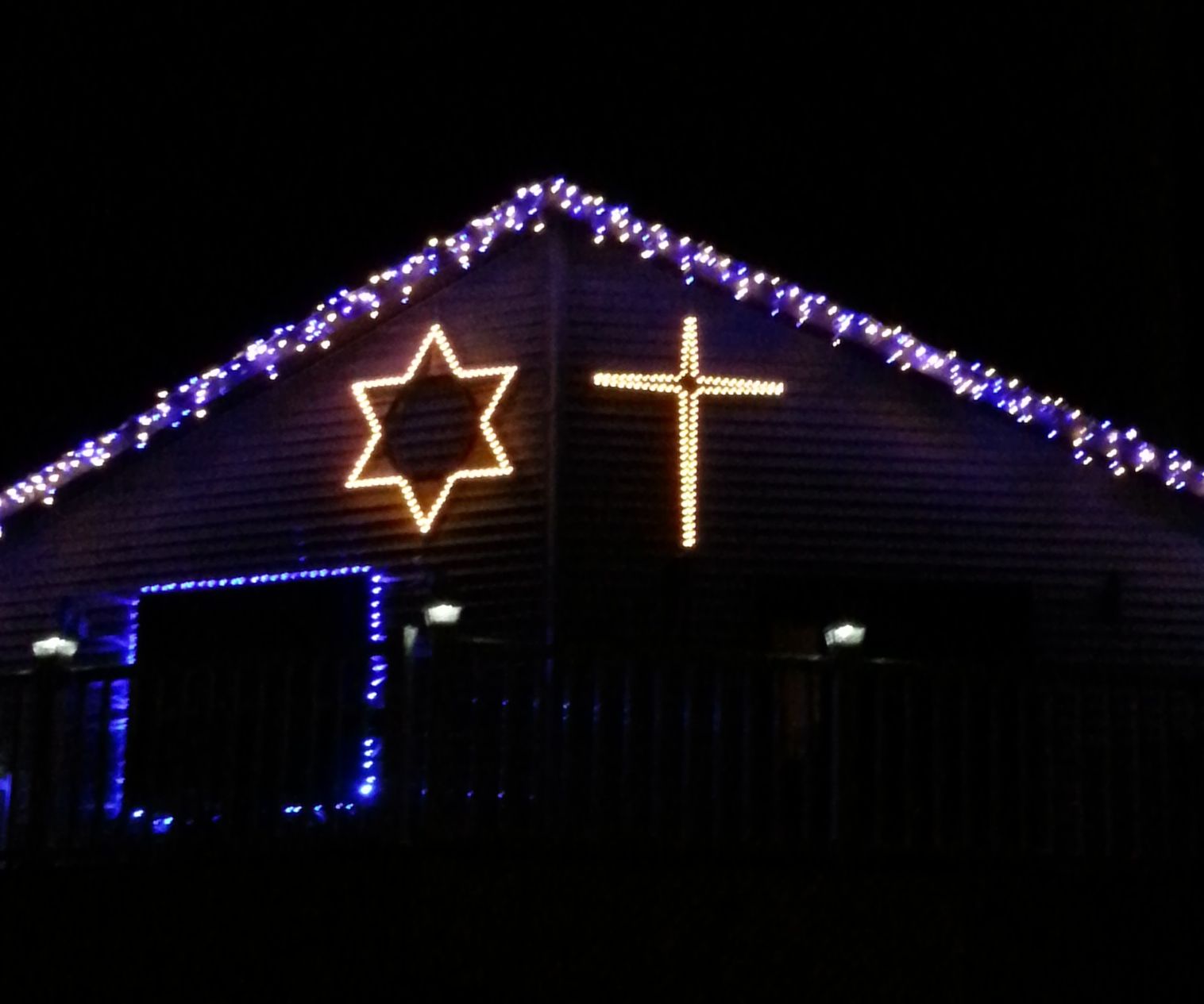 5' 100 Light LED Wooden Cross Christmas Decoration