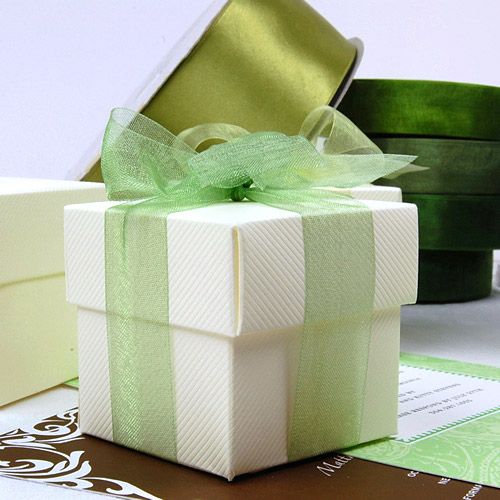 How to Assemble a Favor Box?