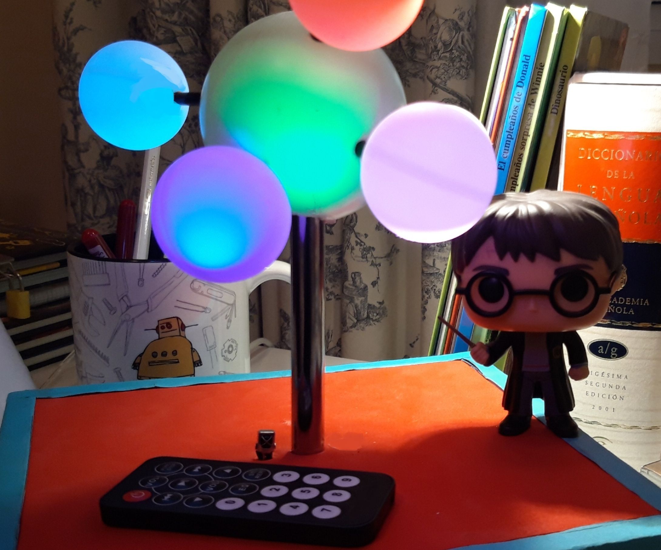 Molecular Shape Desktop Lamp