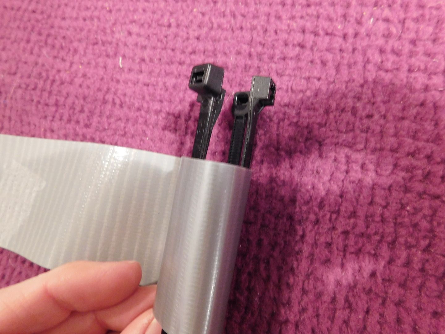 Variablesized Knitting Tube Using Zip Ties 6 Steps (with Pictures